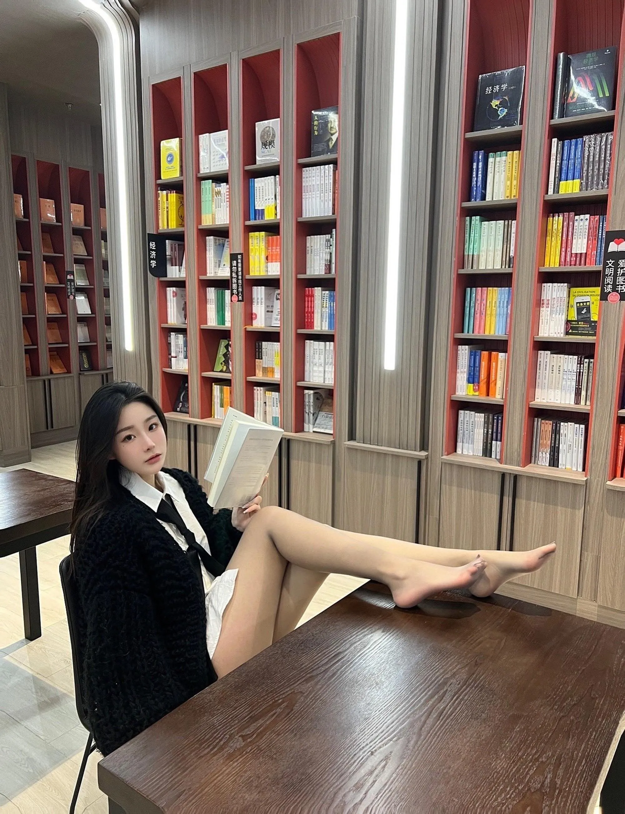 是小逗逗 – NO.007 30粉丝著名美团外卖媛网红模特 全量资源 极品露脸大长腿顶级露出专家 [309P]插图5